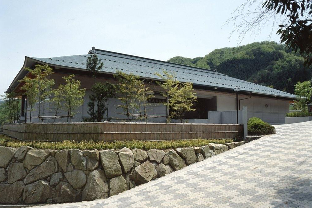 新見美術館